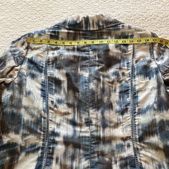 Gorgeous Laura plus blue gray cream “tie dye” effect blazer. - Picture 14 of 15